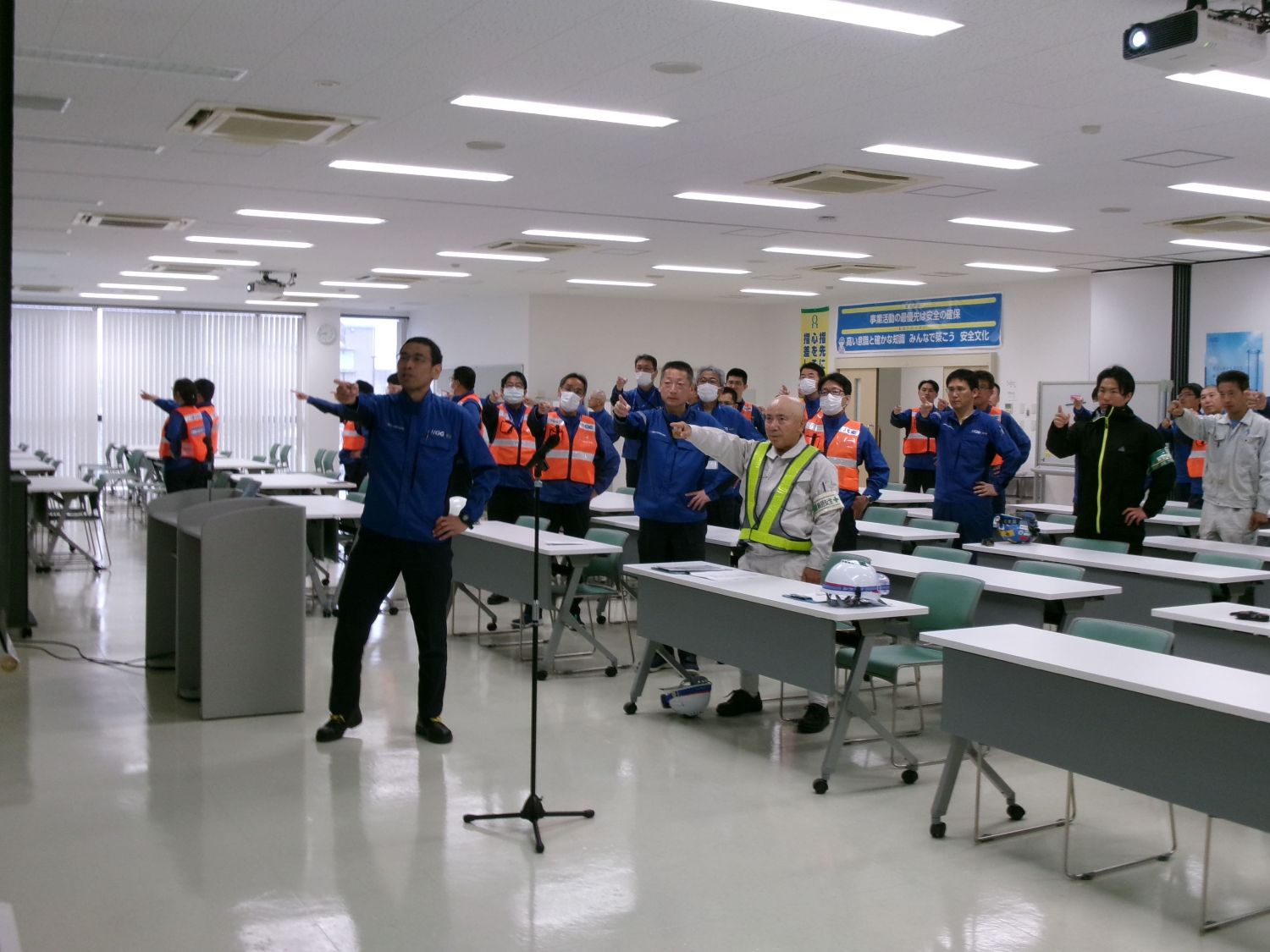 photo：Periodic repair safety competition (Kashima Plant)