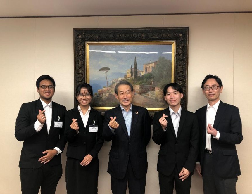 写真：2024年春採用奨学生証書授与式の様子