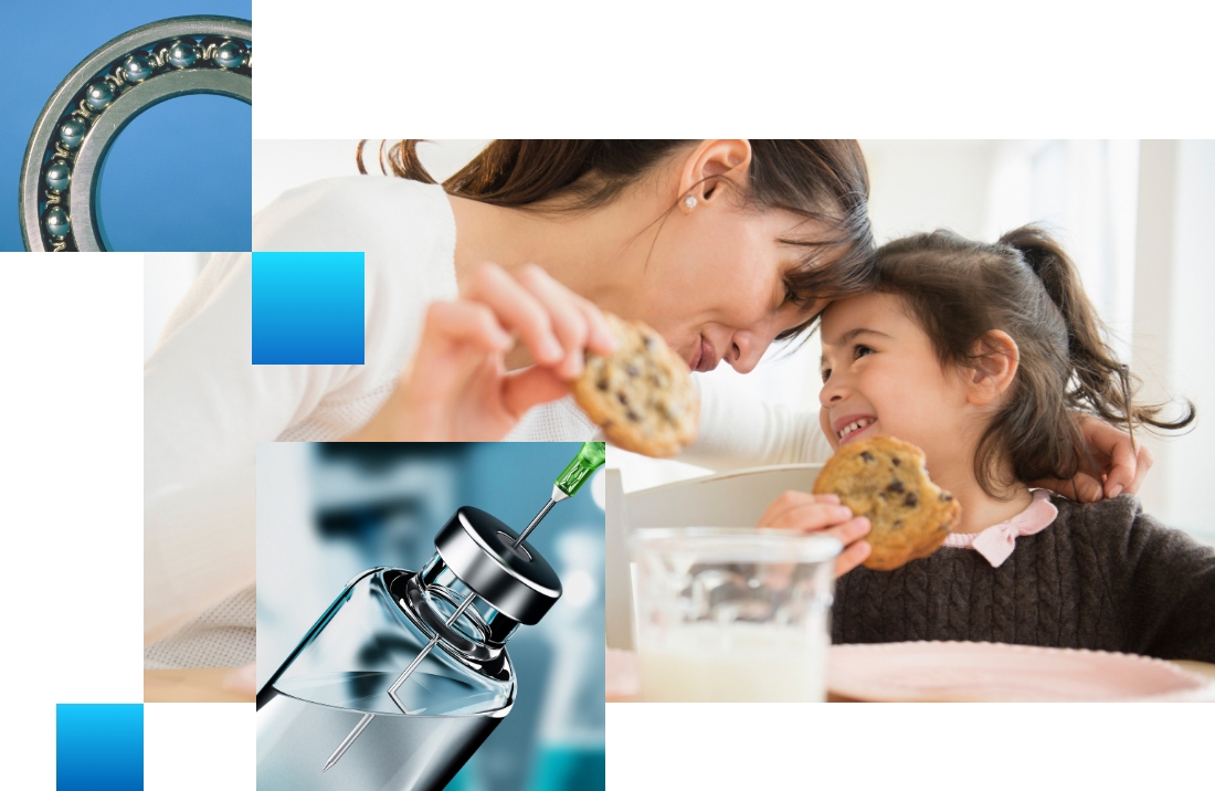 モノの長期保存、品質保持お菓子を美味しく食べる家族のイメージ