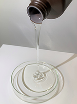 写真：透明ポリイミドワニス「ネオプリム&reg;」